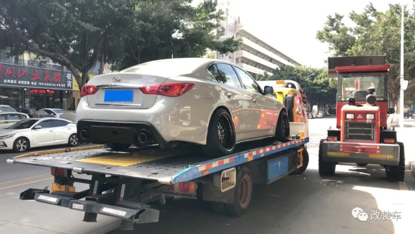每次还原就换风格，连深圳交警都认识这辆要一年一审的英菲尼迪Q
