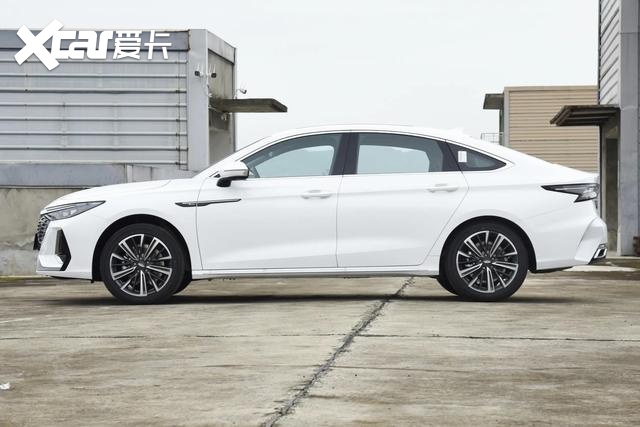 奇瑞艾瑞泽8荣耀版上市,1.6t 7dct,售价9.99万元-爱卡汽车爱咖号