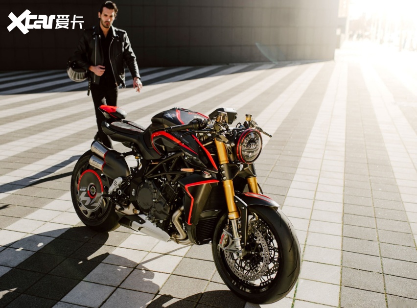 限量300辆的顶尖摩托车奥古斯塔rush1000即将交车