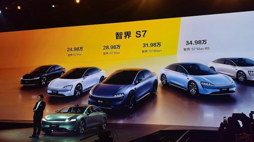 拿跑车淘汰传统轿车，小米和比亚迪的2024已成功一半？
