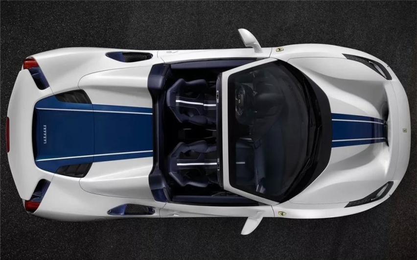 法拉利488 Pista Spider：敞篷也能跑得快