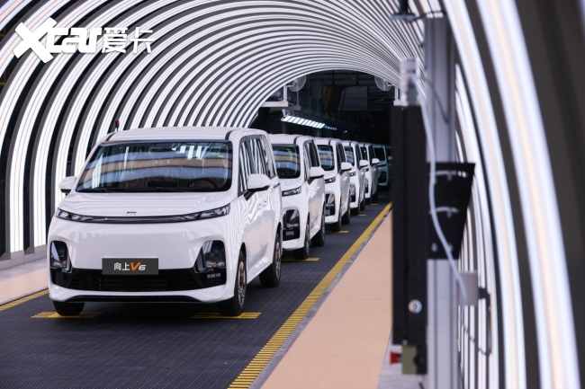 当华为数字工厂造商用车:向上V6是“新瓶装旧酒”还是“降维打击”?
