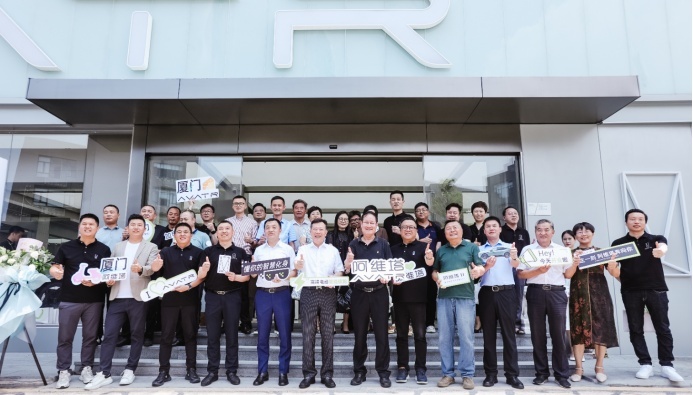 刚开业就走出国门，俄罗斯友人连订2台阿维塔，直言中国车太强