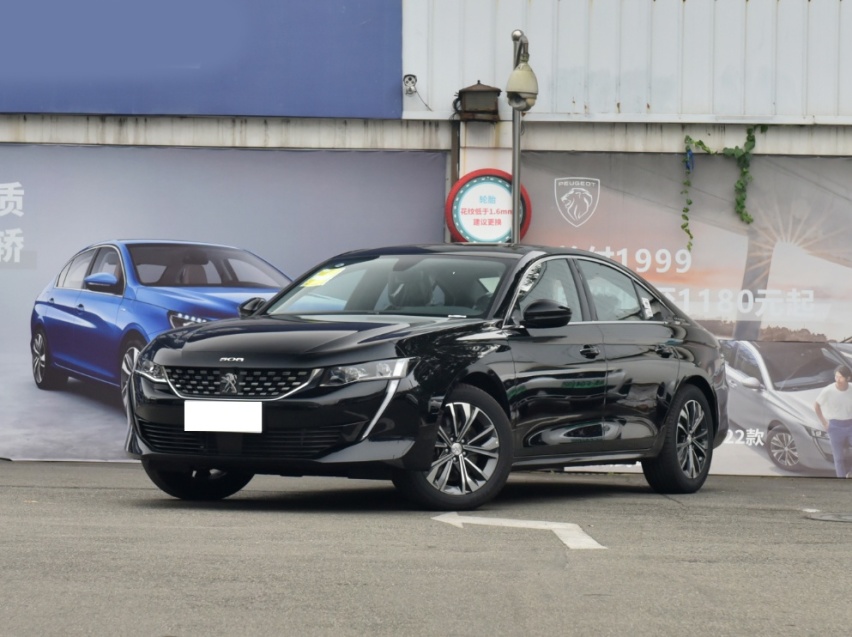 新款标致508实车曝光了，采用全新车标，配无框车门，国内将改款