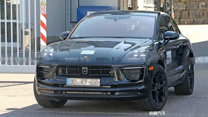 porsche-macan-second-facelift-spy-photo-front.jpg