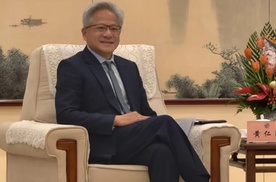三个月三度来华：黄仁勋穿上了西装，力争中国市场