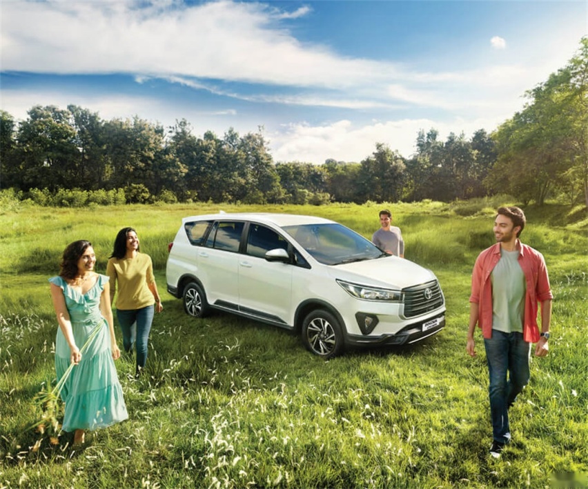 丰田Innova crysta官图正式发布，被誉为小号赛那