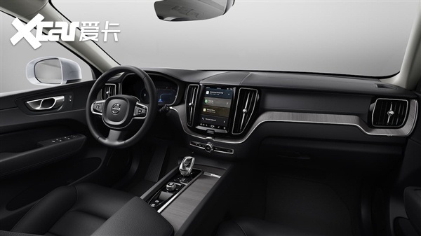 沃尔沃XC60换新，全系换发动机搭配8AT，首次加入水晶挡把