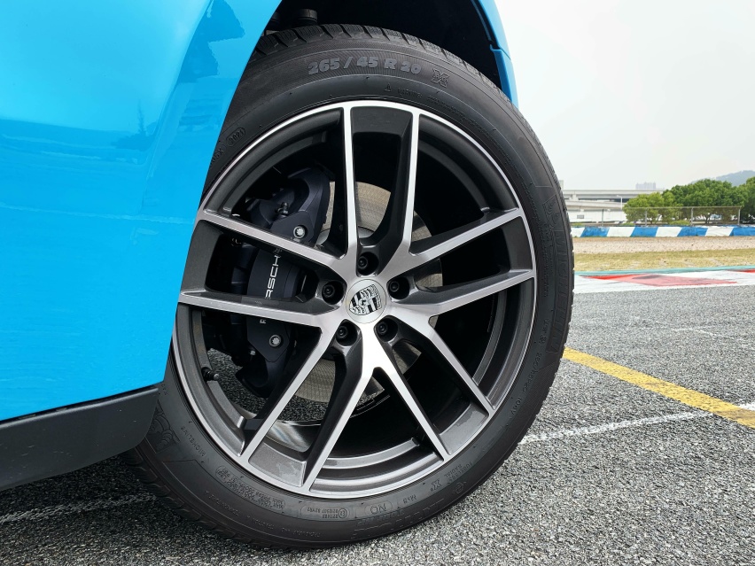 全系动力升级 赛道试驾新款保时捷Macan