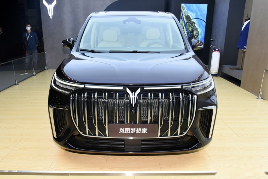 让人瞬间心动，2022年MPV界3款“高段位选手”，个个都有几把刷子