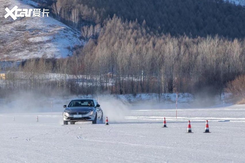 零下30℃的极限挑战：凡尔赛C5X和508L征服2025极寒驾控安全验