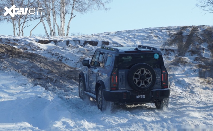 开捷途旅行者雪地撒欢-爱卡汽车爱咖号