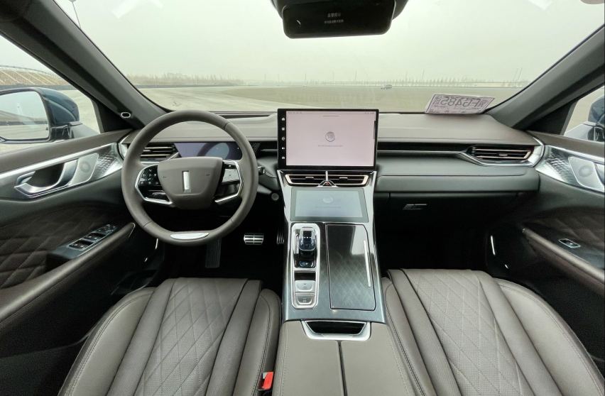 魏牌摩卡DHT-PHEV，彻底解决里程焦虑痛点？