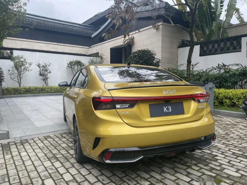 试驾新起亚K3，紧凑型家用轿车新“卷王”？