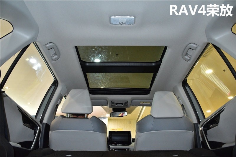 全新RAV4荣放对比CR-V：丰田这一次能翻身吗？