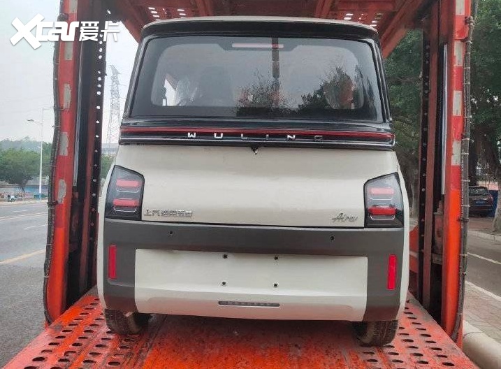五菱全新A00级小车Air EV在途运输曝光，定位或高于MINI EV