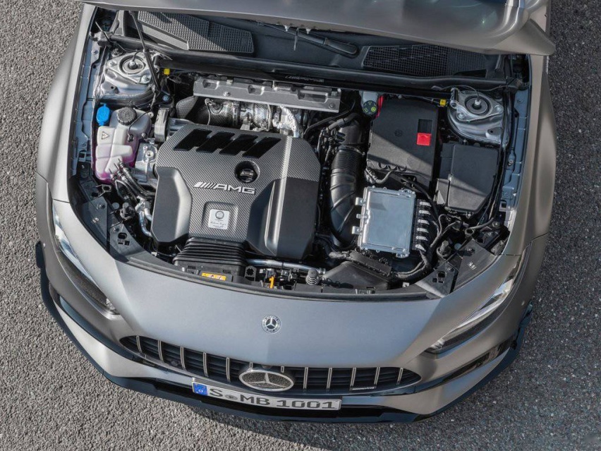 外观更加战斗，新奔驰AMG A45售49.98-57.98万