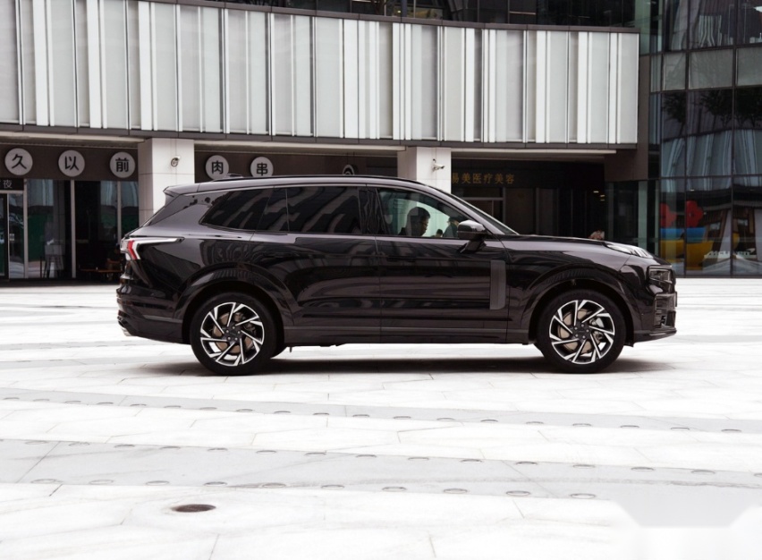 吉利版“沃尔沃XC90”，标配254马力+四驱，长5米多，降至22万多