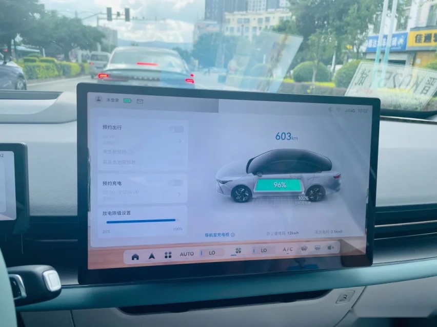 试驾几何 G6：鸿蒙座舱的新秀表现如何？