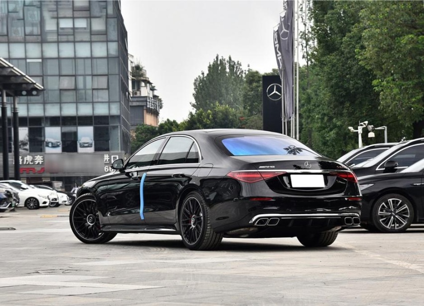 全新梅赛德斯AMG S 63，极致性能与奢华的完美融合