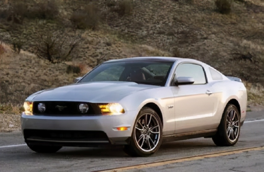 福特电动车Mustang Mach-E姗姗来迟还是恰逢其时?