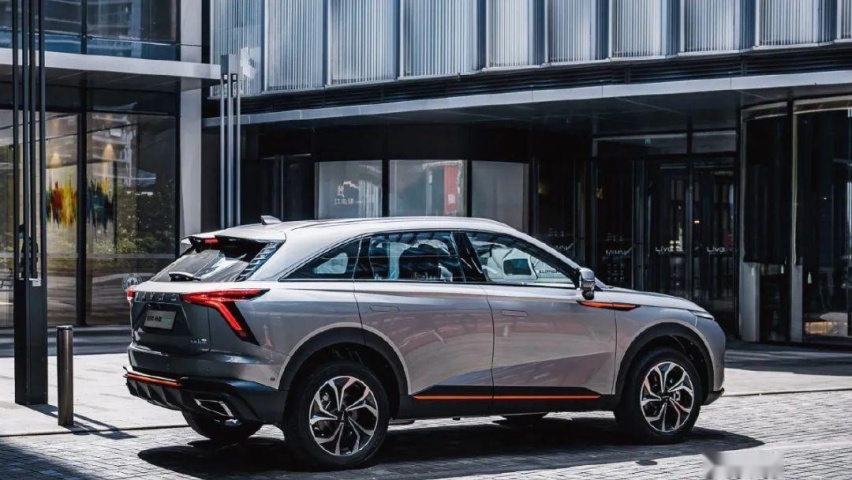 13万起买2.89米轴距SUV，一箱油能跑1700公里，还看啥CR-V