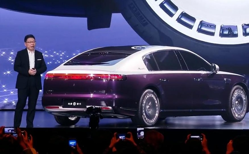 22.98万元起，智界新S7上市，尊界S800开启预订，价格超100万