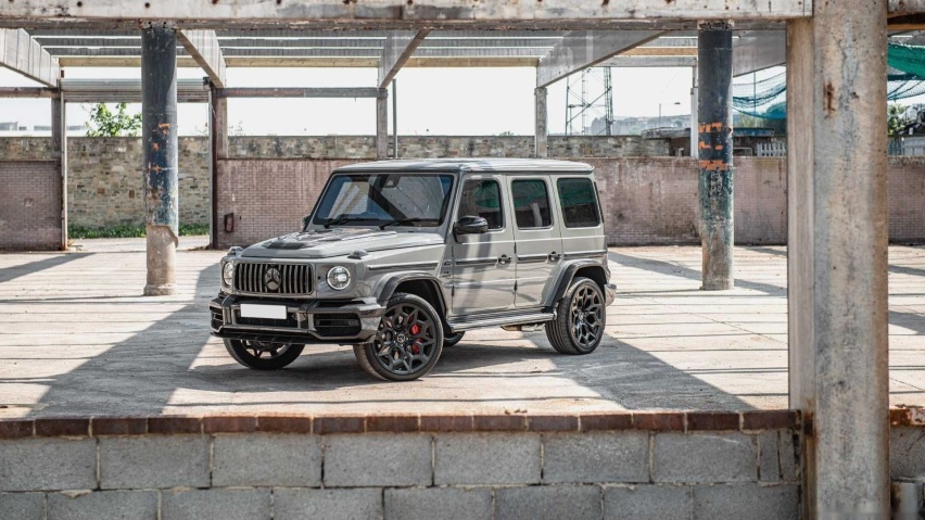 梅赛德斯推出amg g63碳纤维改装版 宽体包围套件/提供大尺寸扰流板