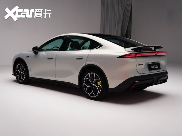 法拉利同源磁流变悬架！深蓝L06，年轻人的Dream Car？