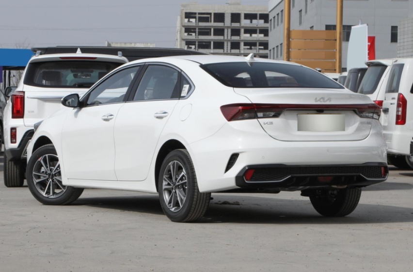 定位紧凑型车的起亚K3，轴距2700mm，值得选吗