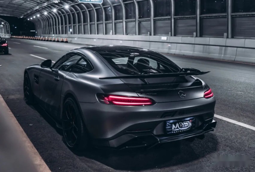 油耗堪比纳智捷的梅赛德斯-AMG GT，两天一箱98你受得了吗？