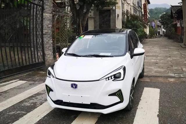 车视头条| 又萌又凶，续航301公里长安奔奔要迎来第二春？