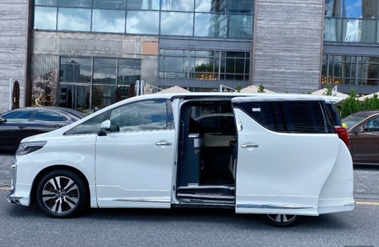 GL8车主试了老板的埃尔法，100多万的车，有何不同？