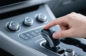 自动挡致命误区！这6件事别再做，变速箱易报废