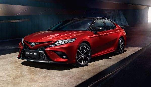 中期改款凯美瑞曝光，爱信8AT变CVT，还能畅销？