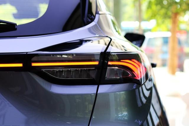 12.98万起的长续航纯电SUV 实拍性价比之星 几何C