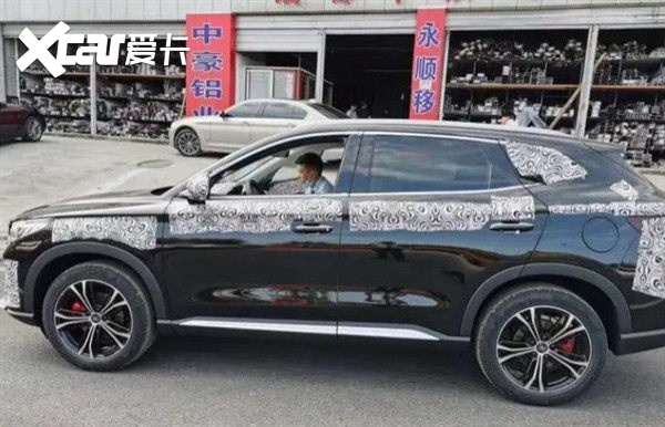 比亚迪宋PLUS实车现身，内饰与比亚迪汉类似，搭1.5T！