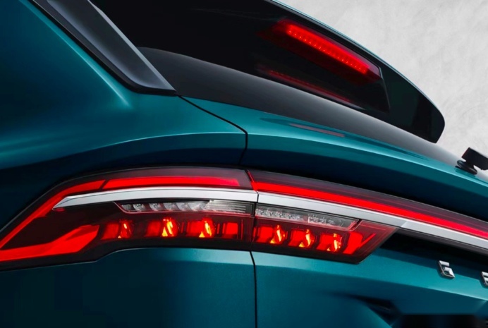15万级SUV，2.0T-DHT可越野可电，二代大狗和星越L该怎么选