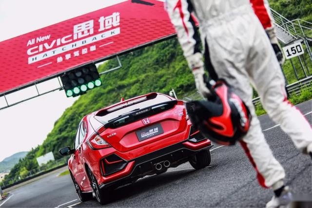 情怀无价 信仰无价 吐槽两厢思域贵了的人根本没想过买这车?
