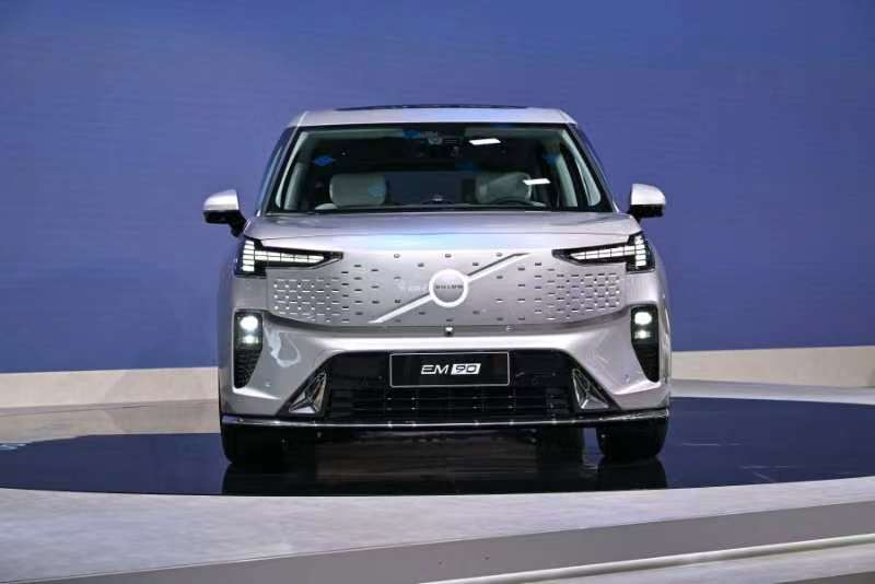 重新定义纯电豪华MPV，沃尔沃EM90演绎百万级实力