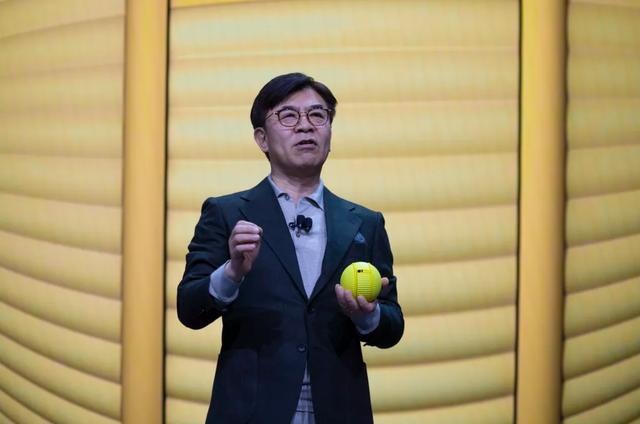 CES，概念车正不正经不知道，情趣用品倒很正经