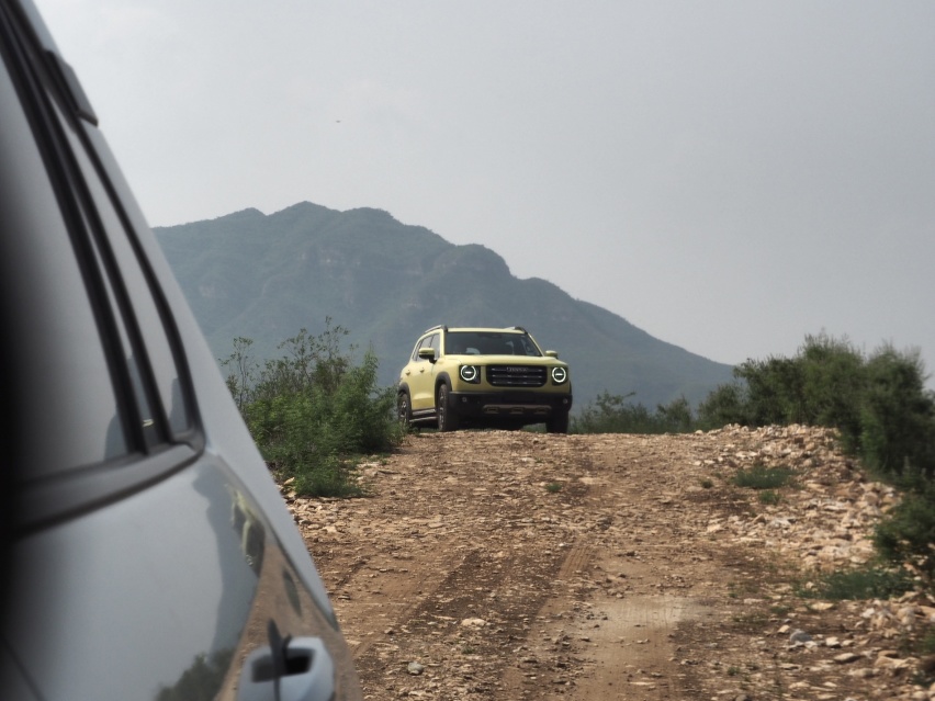 越野真较量，哈弗大狗和RAV4荣放究竟谁更“野”？