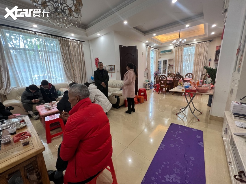 后备箱能放下一张按摩椅？过年开它走亲戚很方便