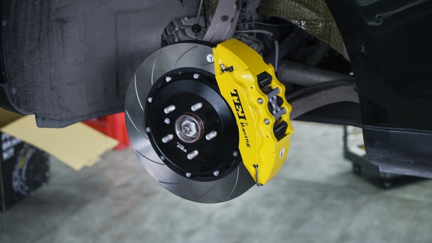 赛力斯SF5刹车脚感不好？升级刹车改装，TEI Racing刹车套件