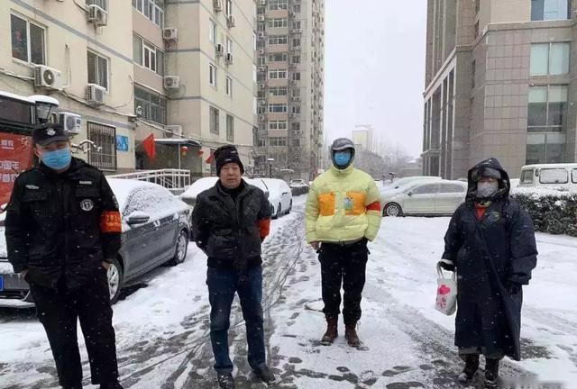 “好险,快给我来辆带生化模式的特斯拉~”