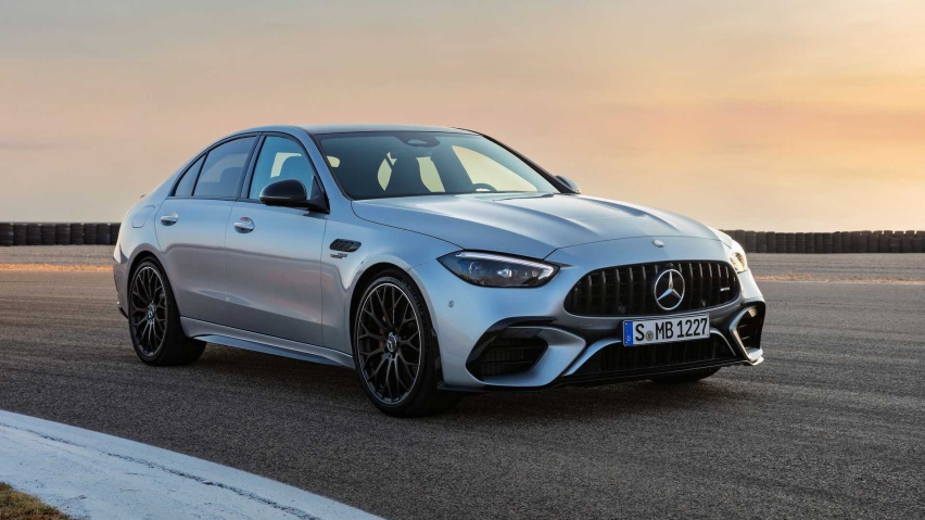 2.OT只是过渡！AMG C/E级密谋重新搭载V8发动机 有望2026
