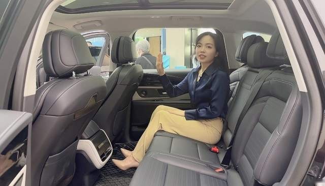 2023款林肯航海家静态体验，4K环绕大屏堪称同级油车“卷王”
