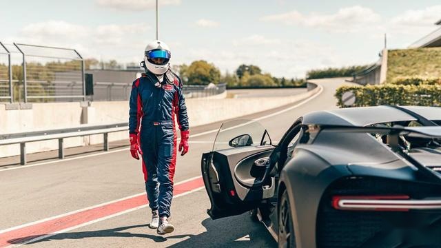 终极驾驶机器 布加迪Chiron Pur Sport实车亮相