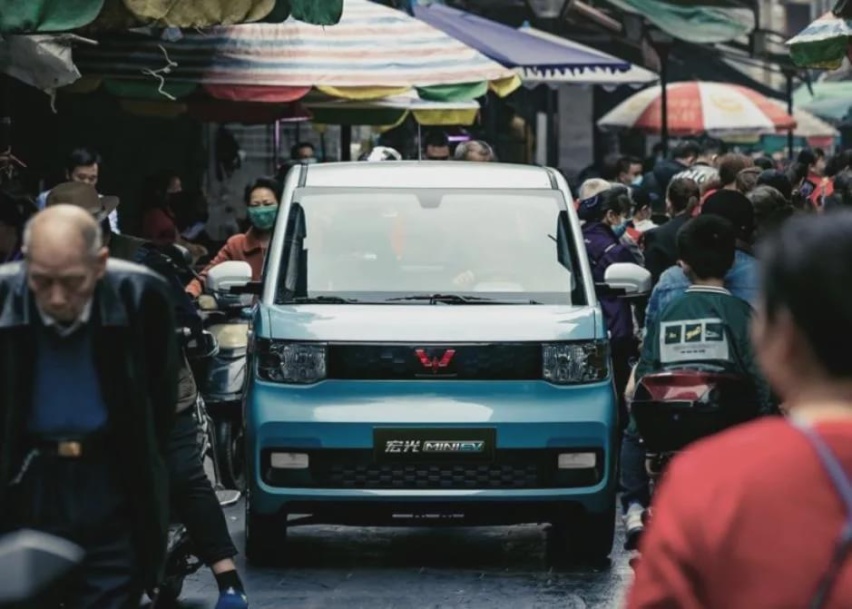 通勤代步车，宏光MINI EV/宝骏E300值得买吗？