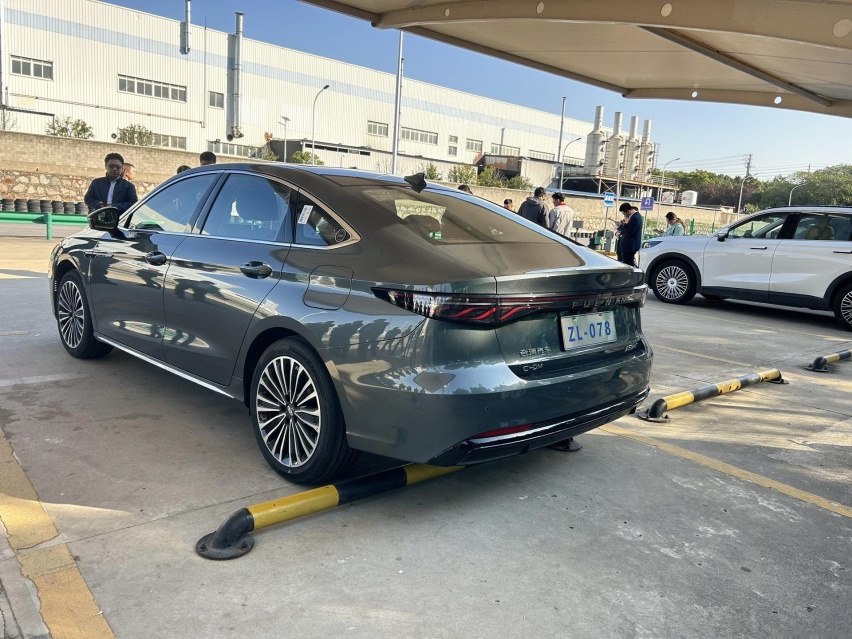 奇瑞风云A8L配置曝光，长近4米8配独立后悬，续航2500km